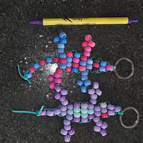 Custom keychain. All earnings will be donated to the FaerieLand Rescue. - Picture 3 of 12